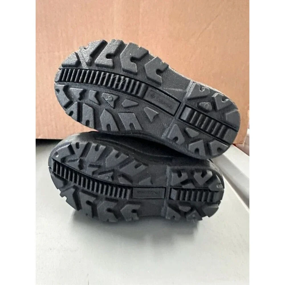 Columbia kids size 8 Waterproof Winter Snow Boots